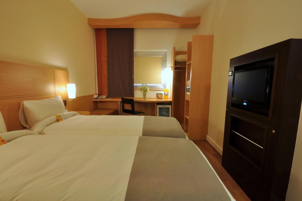 Ibis Отель